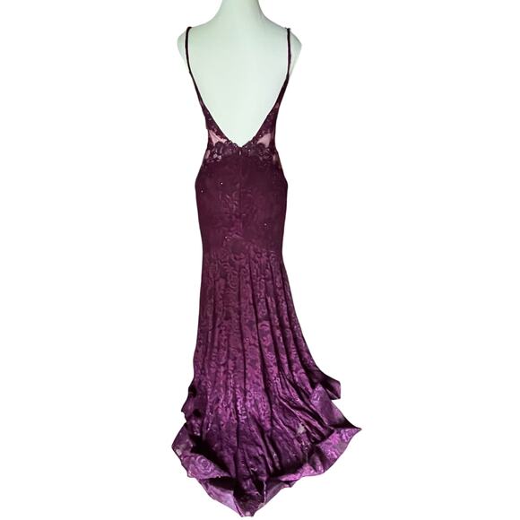 La Femme Women's 8 Dark Berry Deep V-neck Stretch Sparkle Embellished Lace Gown - Picture 7 of 16